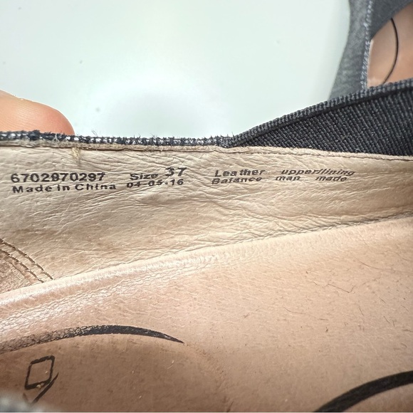 Dansko Ann Style Metallic Black Flats Size 37 EUC, only worn a couple times - Picture 7 of 7